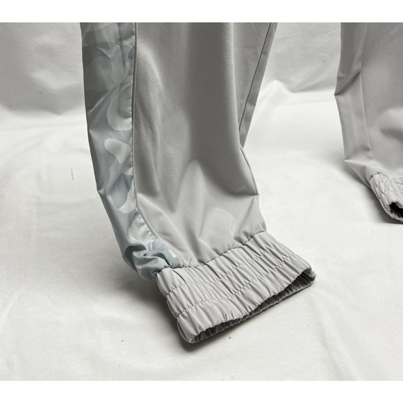 Chicos Zenergy Light Gray Camo Stripe Jogger Pants Size 2.5 Women's US 14 - Picture 3 of 10